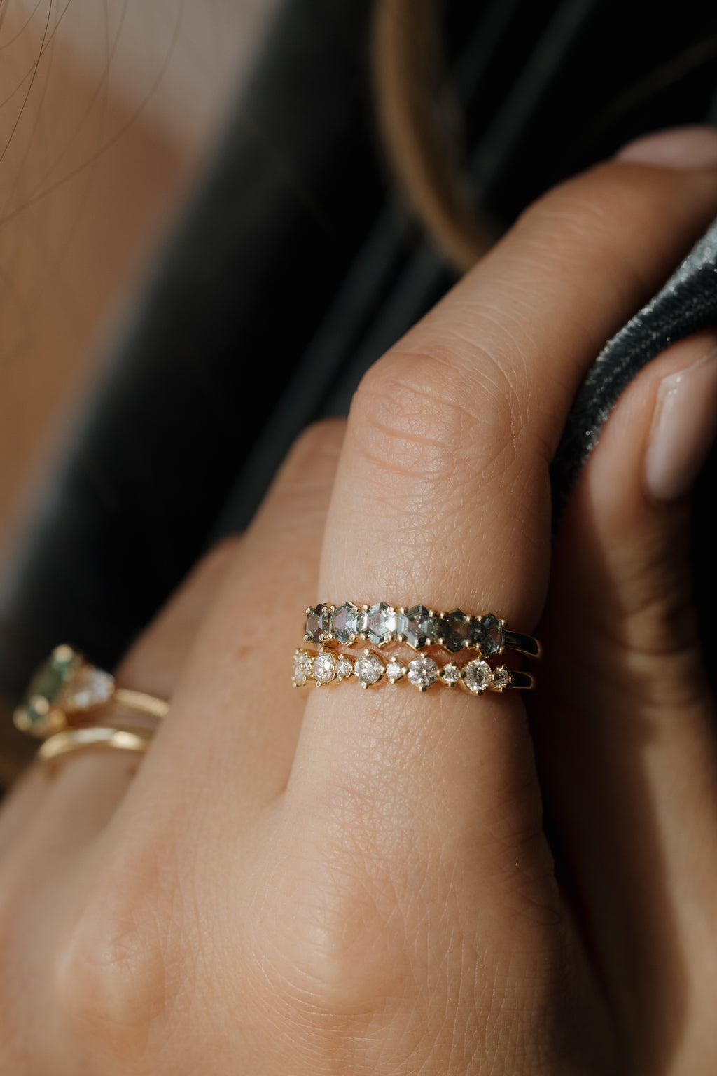 Alternating Size Round Diamond Band